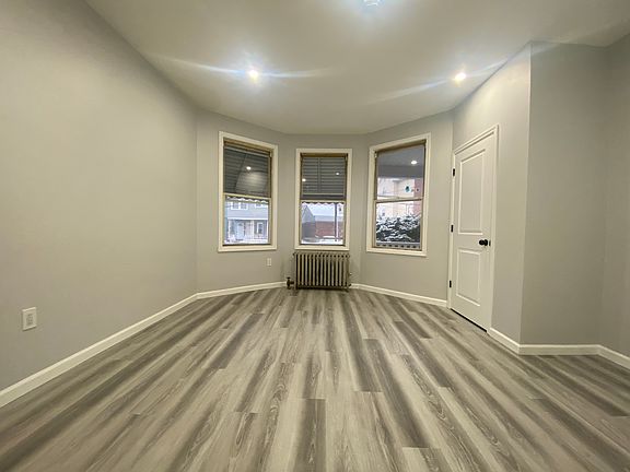 4th image of 10 Schuyler Ave #B2