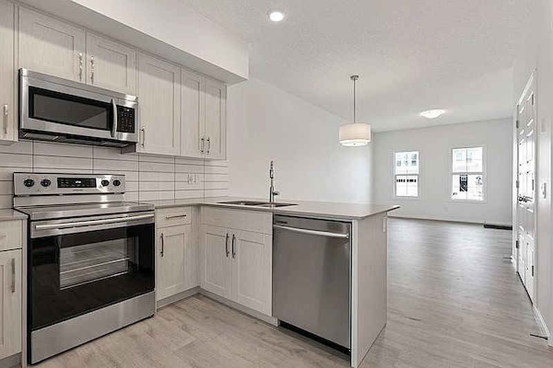 Edmonton Apartment for rent - 3 Bedrooms — photo 6