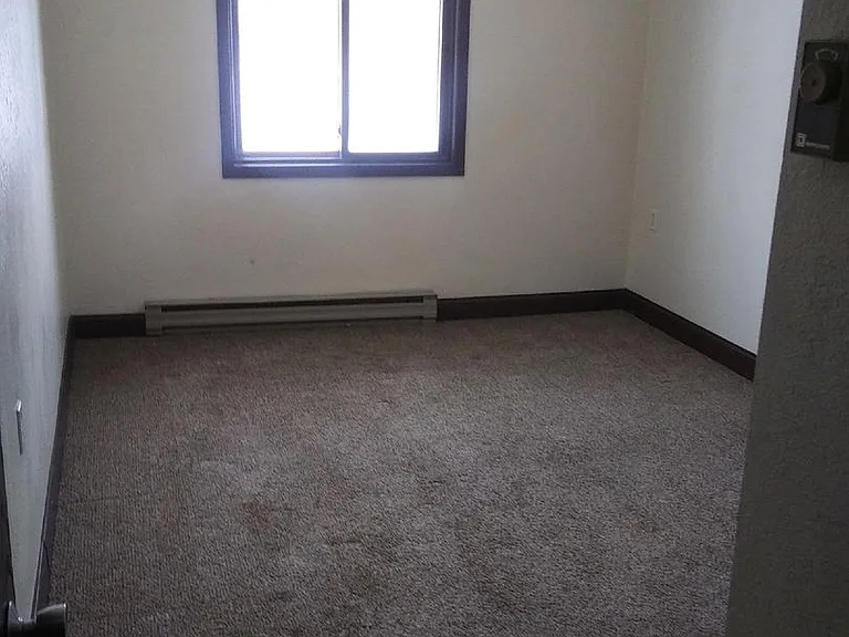 116 Silverwood Ave — Photo 3