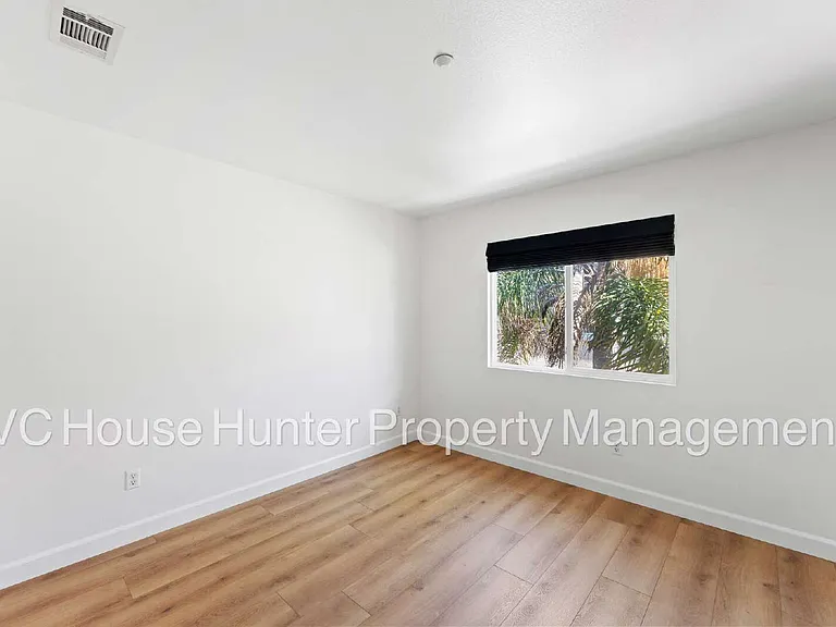 708 Entrada Dr — Photo 29