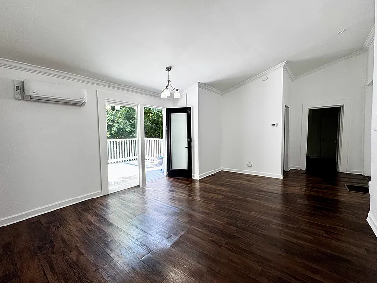 502 S Center St #E — Photo 3