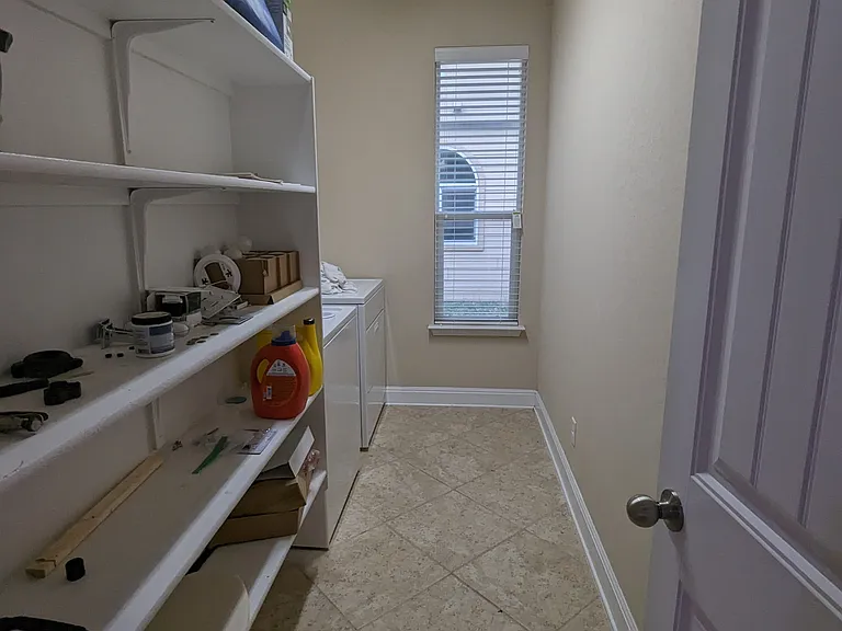 8430 Cedar Mdws — Photo 10