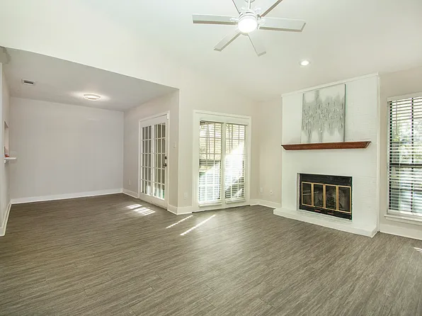 1104 Riverchase Ln Unit 204, Arlington, TX 76011