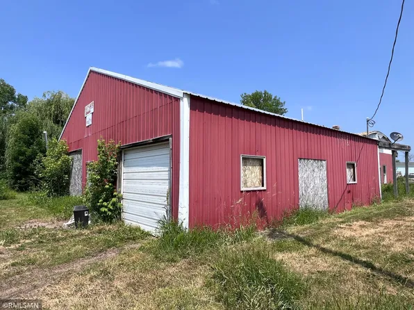 237 Main St S, Henriette, MN 55036