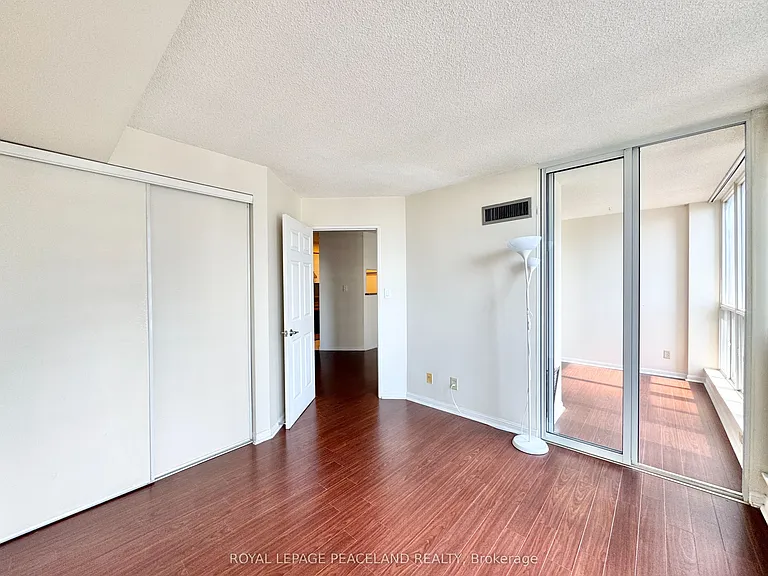 24 Wellesley St W #1709 — Photo 10