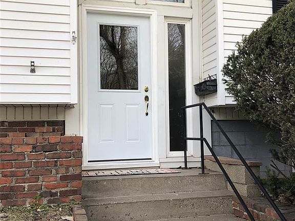 3rd image of 1341 Parkview Dr