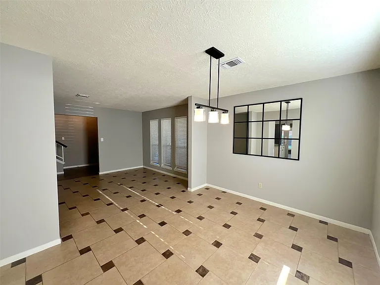 9510 Strawgrass Dr — Photo 8
