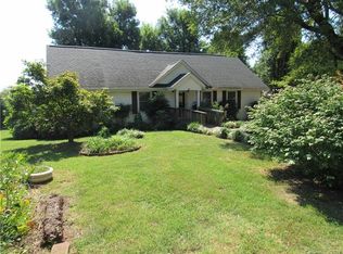 117 Hillcrest Dr, Bessemer City, NC 28016