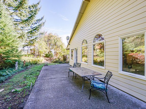 4th image of 9000 NE 394th St