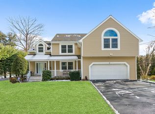 11 Cross Rd, Ardsley, NY 10502