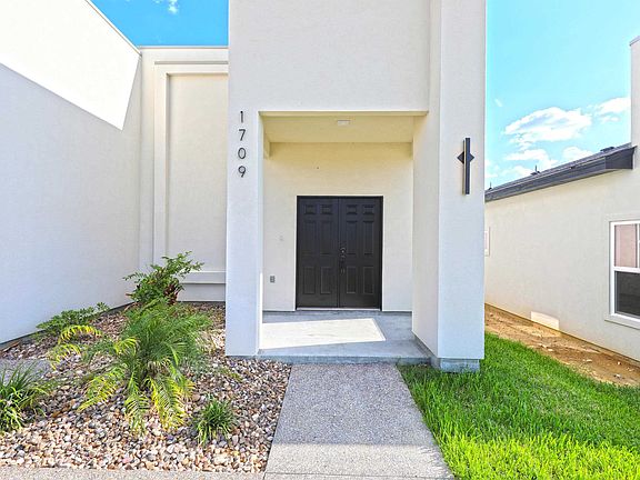 3rd image of 1709 Coba Dr