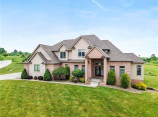 38 Hunt Dr, Grove City, PA 16127