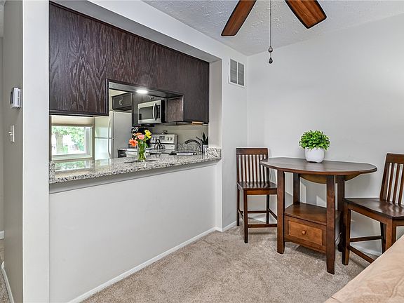 5th image of 1007 Cottonwood Ct