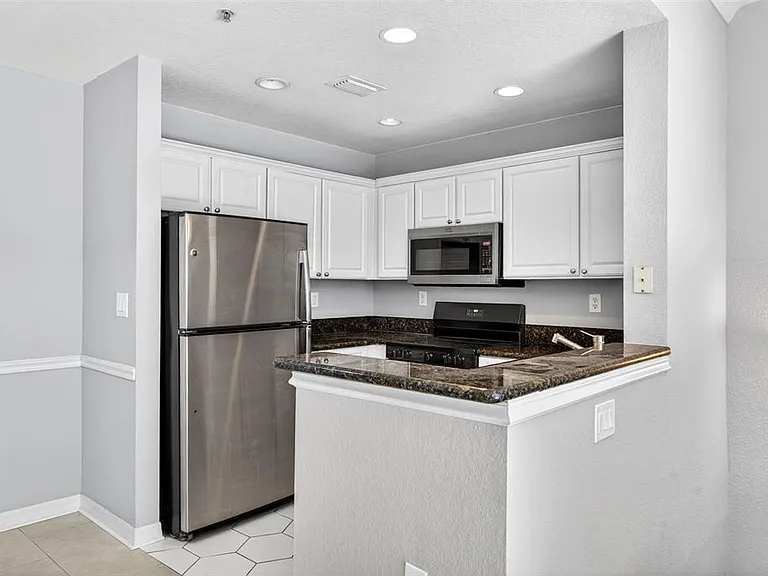 105 Bradford Beach Ct #105 — Photo 13
