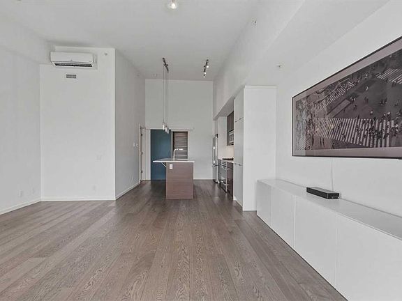5th image of 1719 E 9a St SW #433