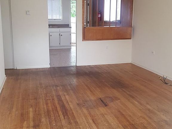 3rd image of 901 Louisiana Blvd SE APT A