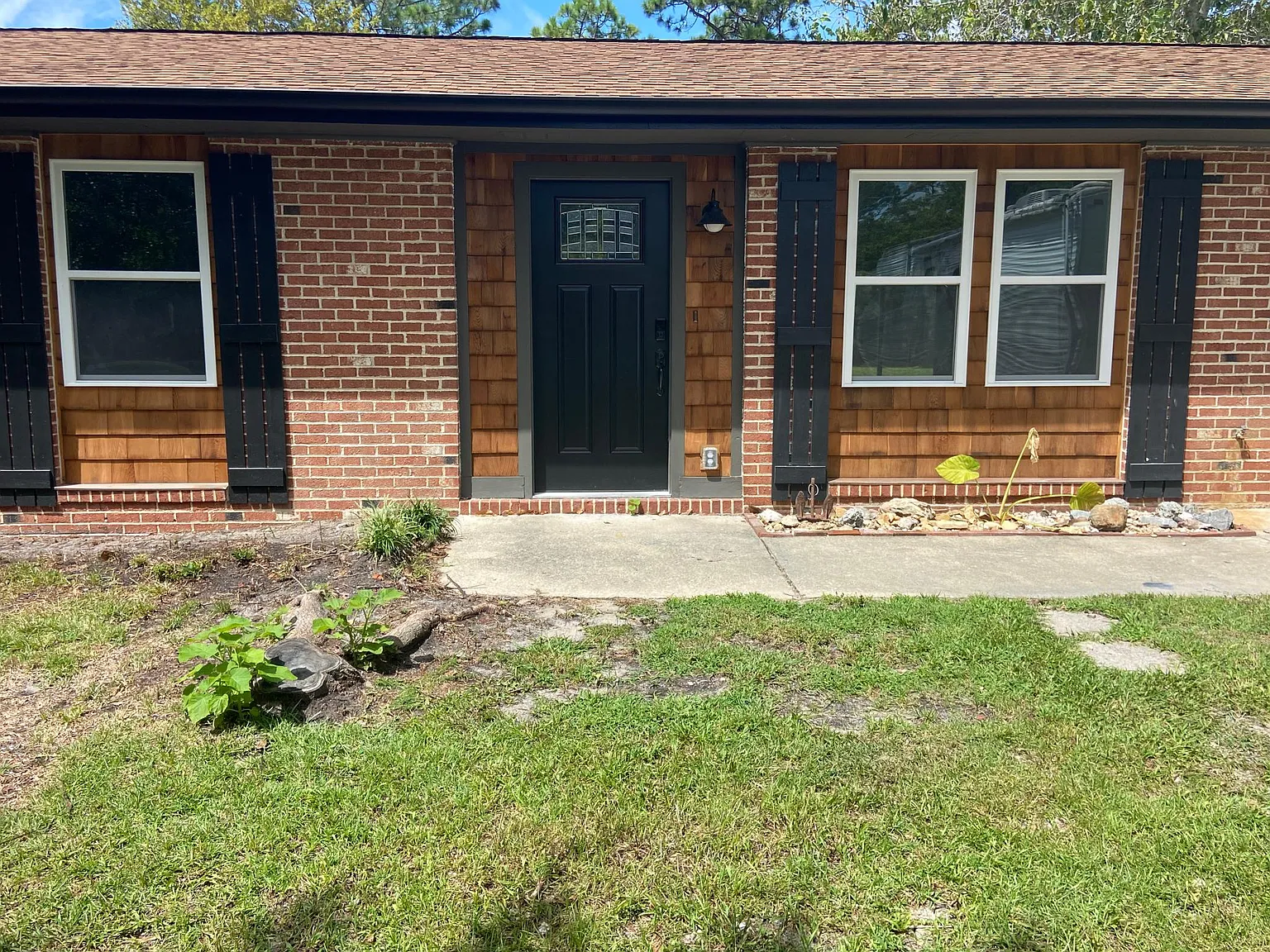 3 bed, $2,400 — Photo 2