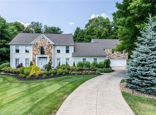 32570 Timothy Cir, Solon, OH 44139