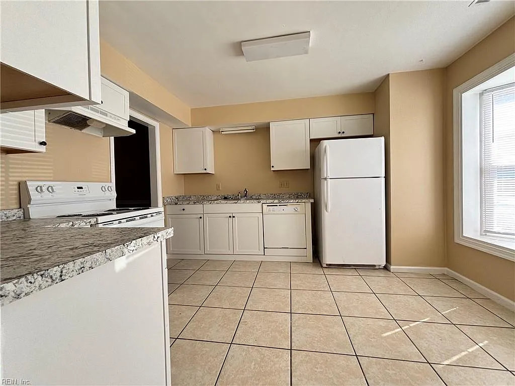 2 bed, 2.5 bath, 1416 sqft, $1,550 — Photo 3