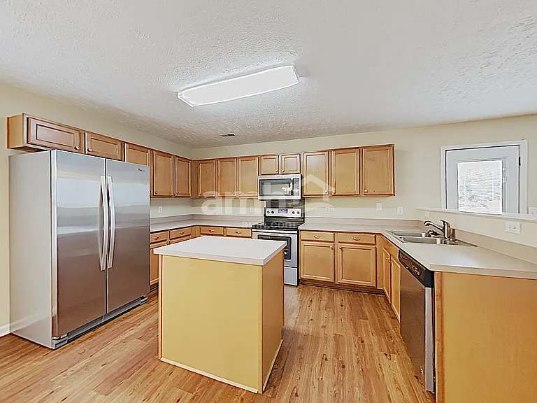 377 Stewart Springs Dr — Photo 3