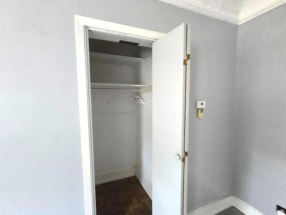 115 S 7th St