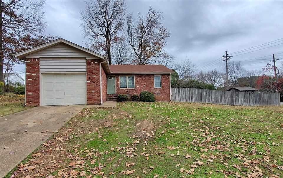 2nd image of 1700 Wembleton Dr