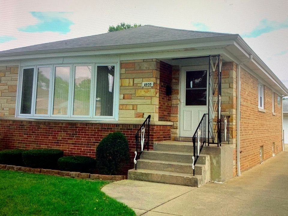 1st image of 4935 N Nashville Ave