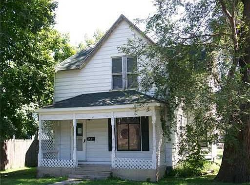 1st image of 806 Siegel St