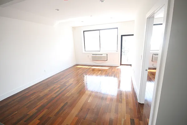 Rented by Makover Group Inc | media 33