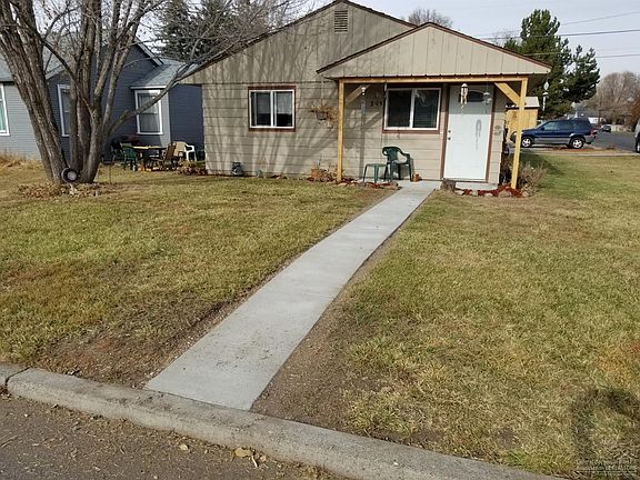3rd image of 393 SE Dunham St