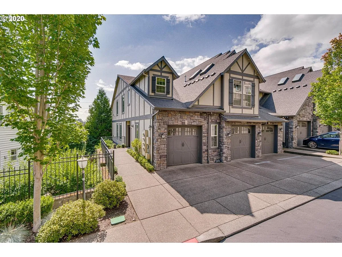 Building Photo - 3630 SW Baird St #2