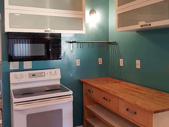 4th image of 18173 Deering St