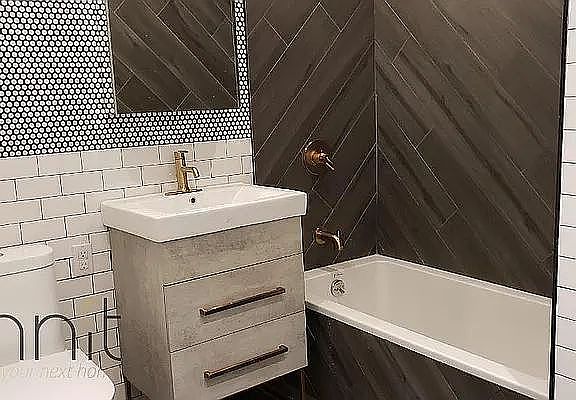 5th image of 1160 Rogers Ave #1R