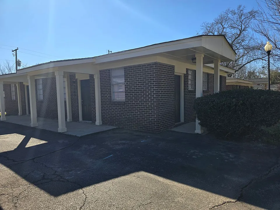 3700 Live Oak St