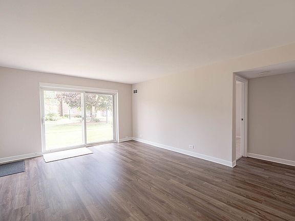 3rd image of 9459 Bay Colony Dr APT 1S