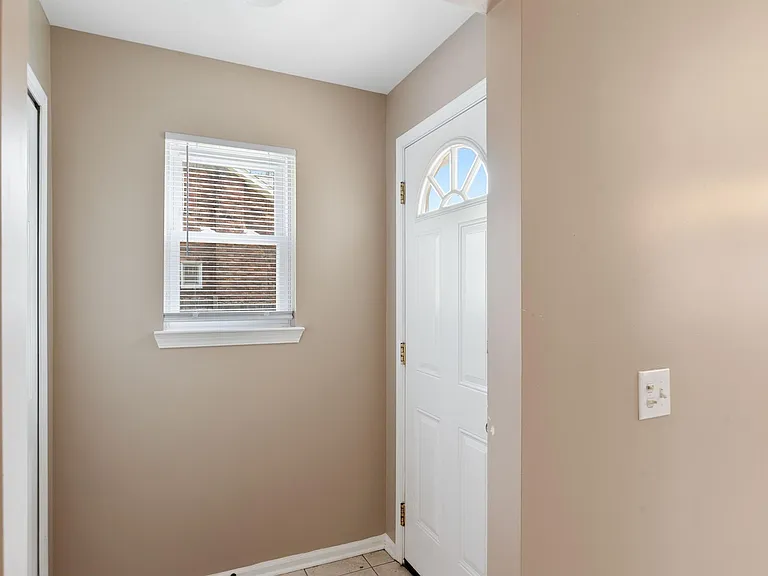3260 Sashabaw Rd — Photo 10