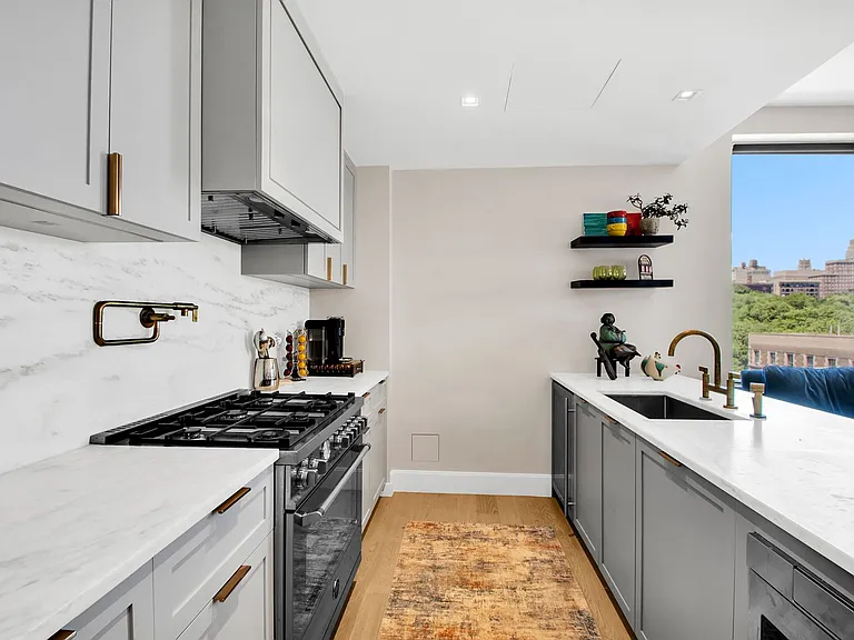 310 W 113th St #801 — Photo 9