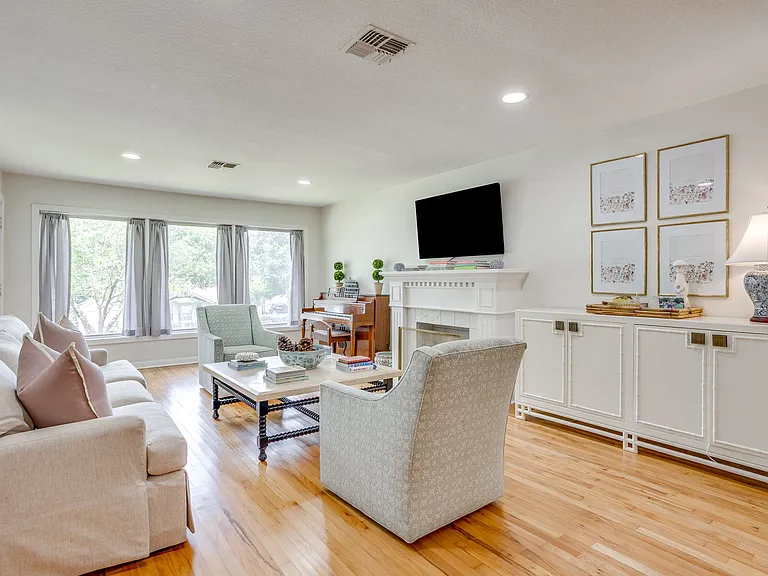 2541 Walsh Ct — Photo 6