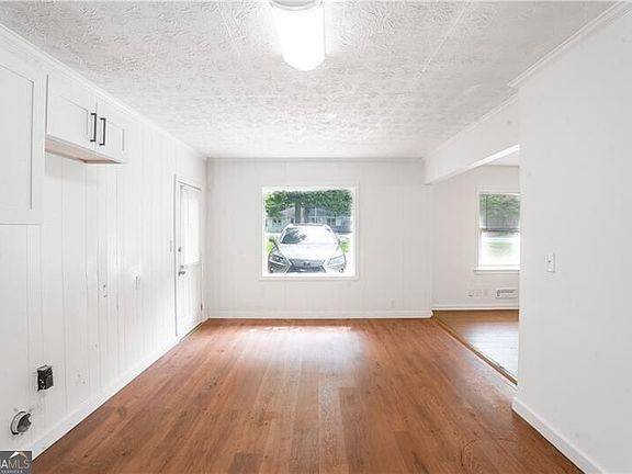 5th image of 2203 2nd Ave