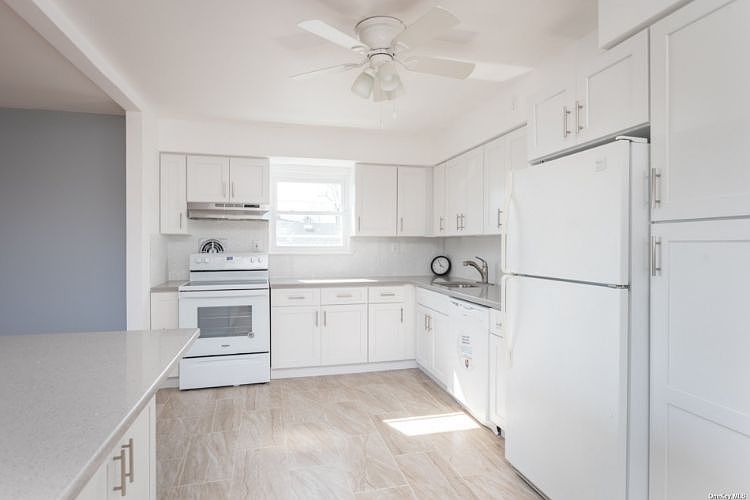 1st image of 215 N Chestnut St