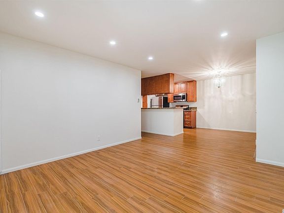 2nd image of 365 Burchett St Unit 106