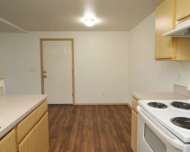 11710 - 11712 SE Powell — Photo 35