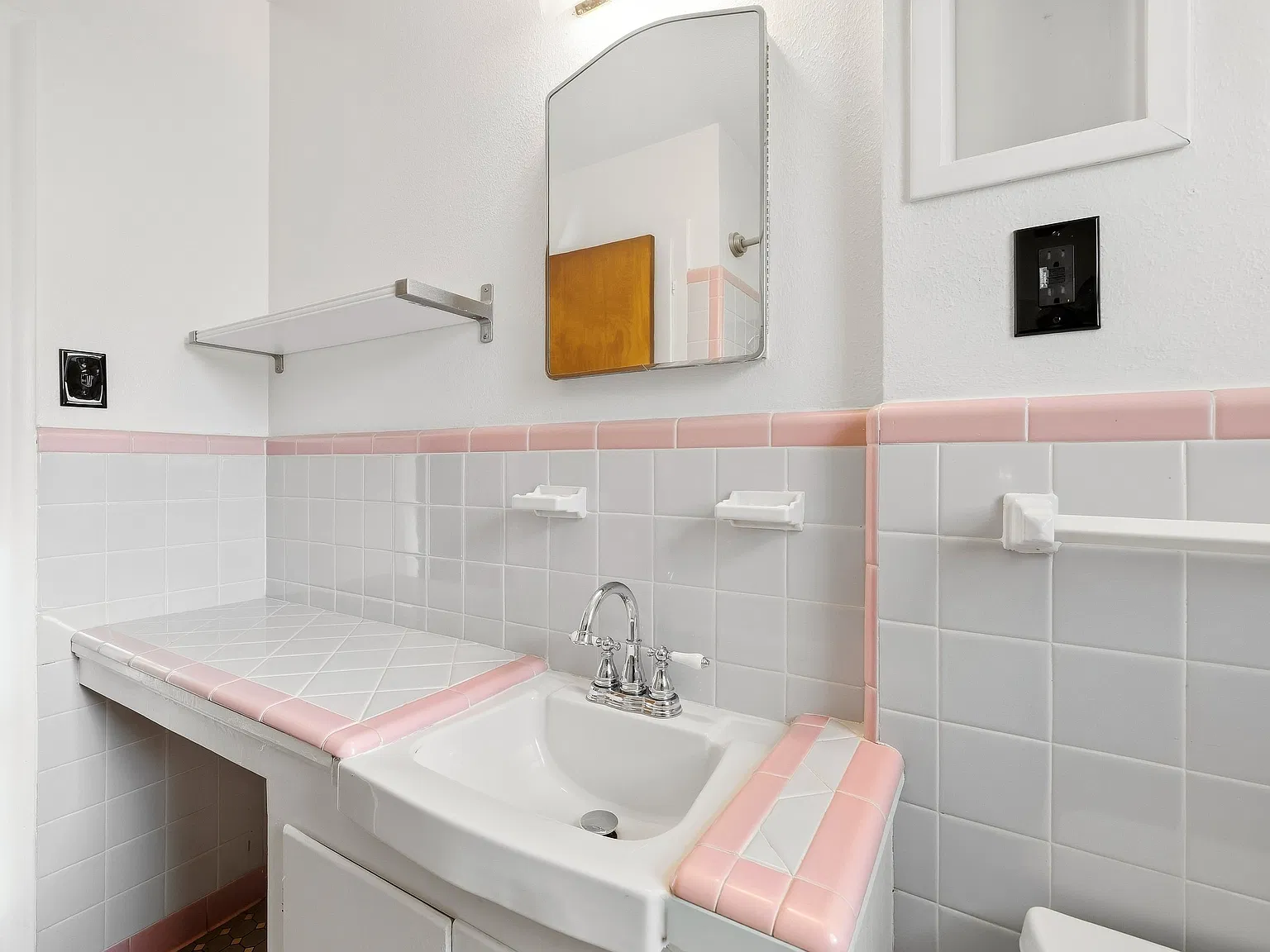 3 bed, 2020 sqft, $3,800 — Photo 4