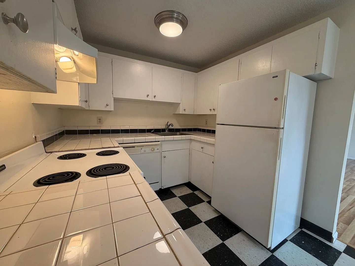 Crown Point Apartments — Photo 2