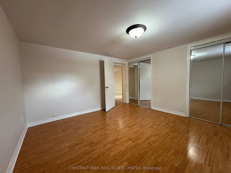 93 Surrey Ave — Photo 16