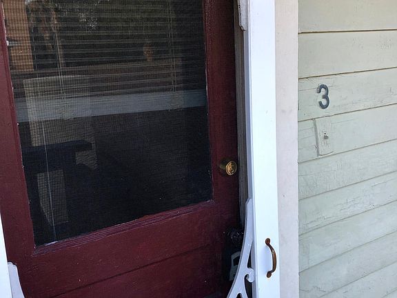2nd image of 330 13th Ave NE #3