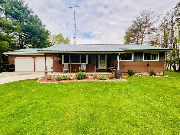 4746 Black River Rd, Croswell, MI 48422
