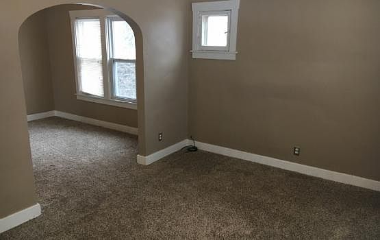 3rd image of 543 E Meyers Ave
