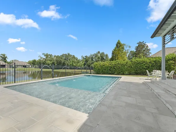 38086 Valley Woods Ct, Prairieville, LA 70769