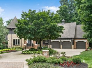 1935 Woodlands Pl, Powell, OH